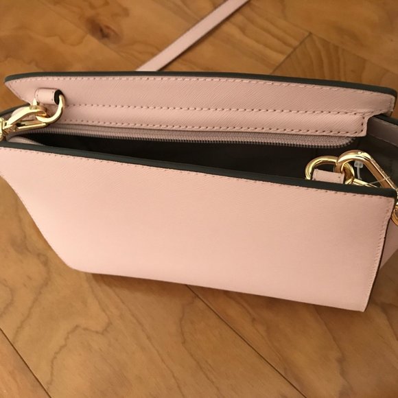 Michael Kors Selma Pink Messenger Leather - Picture 4 of 5